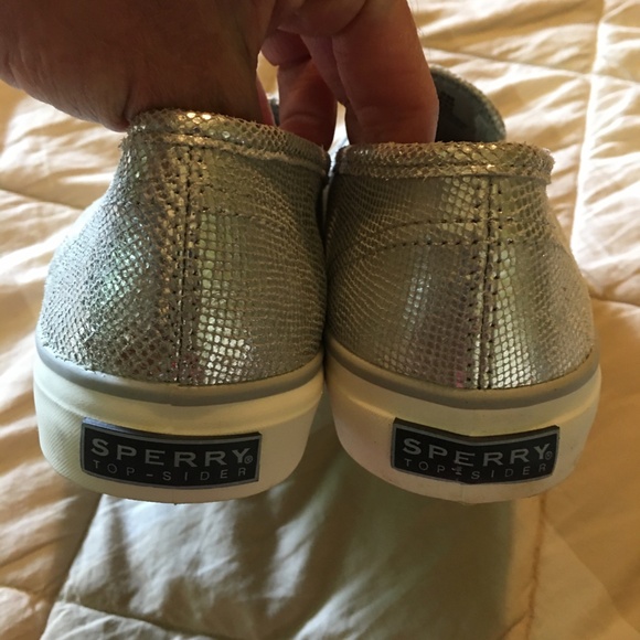 NWT Sperry Top-Sider Silver Metallic Leather Slip-on Shoes Size 8 - Picture 9 of 11